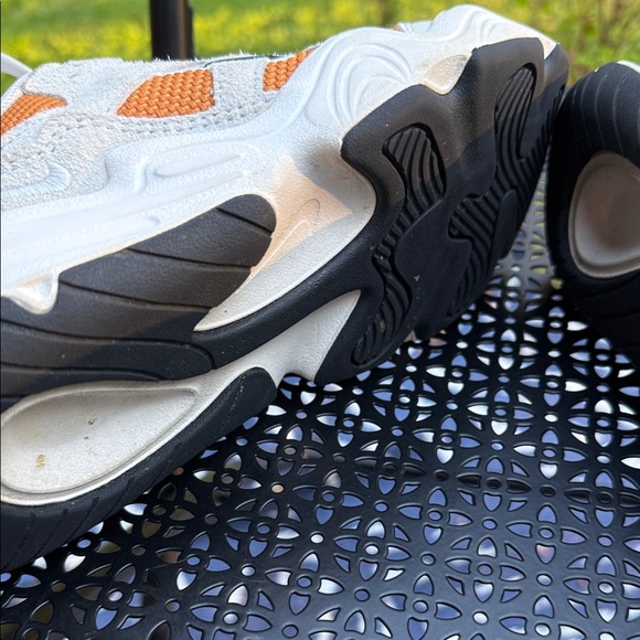 Nike Women's Sneakers in Orange and White - Picture 9 of 9